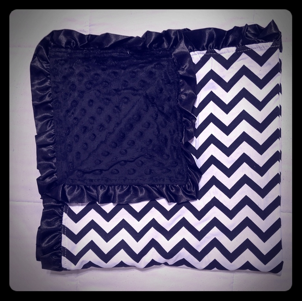 Minky soft baby blanket: black and white Chevron